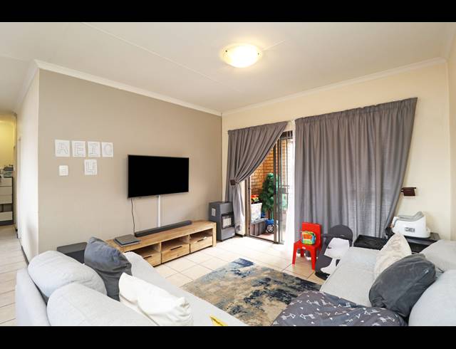 2 BEDROOM APARTMENT FOR SALE IN RANDPARK RIDGE